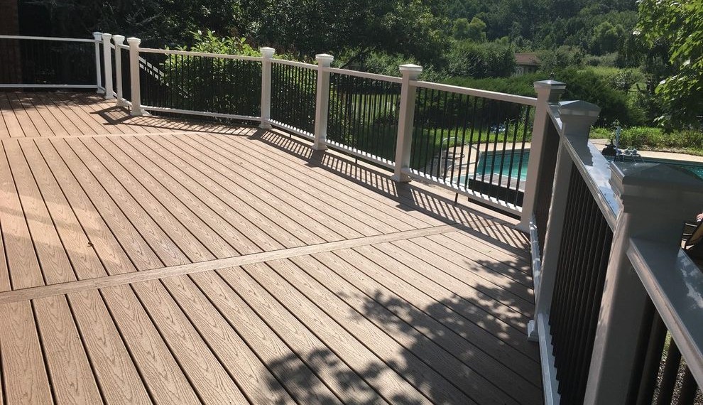 Trex Decking Traditional Deck with Outdoor