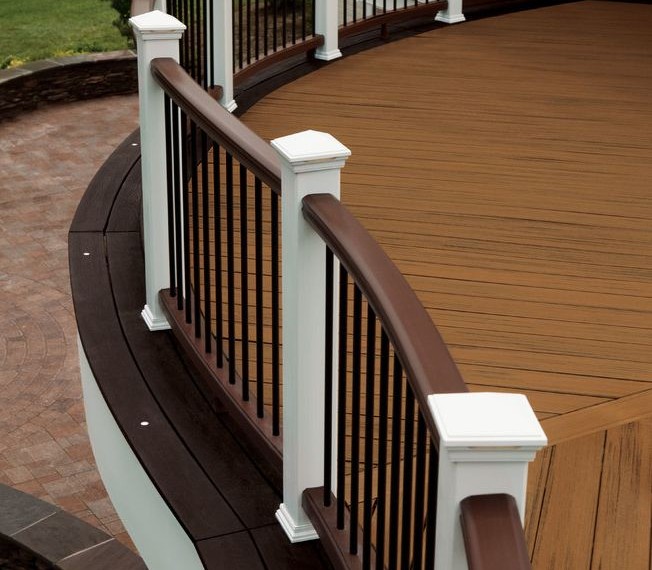 Trex Decking Traditional Deck with Trex Transcend Railing