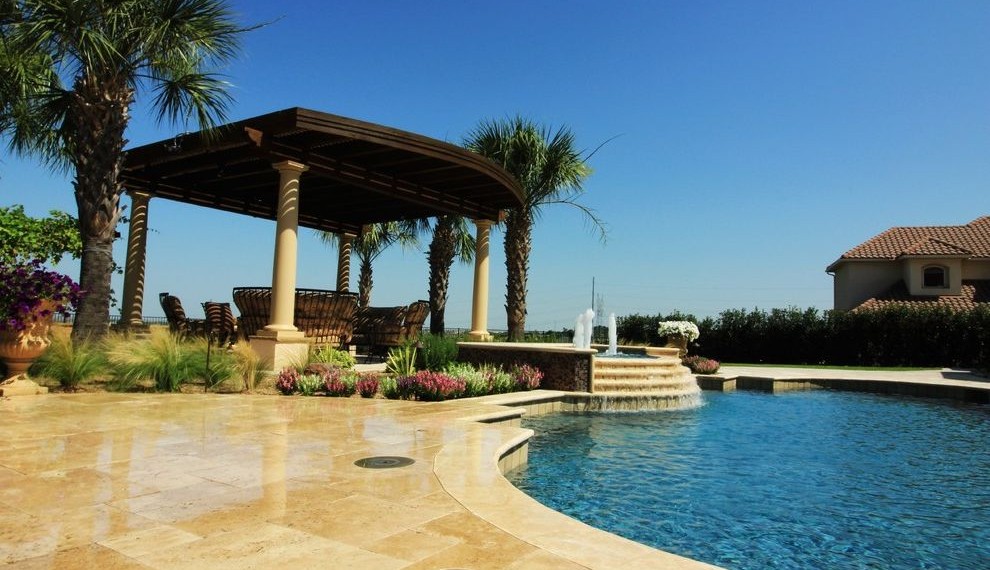 Trex Decking Traditional Pool with Backyard Living