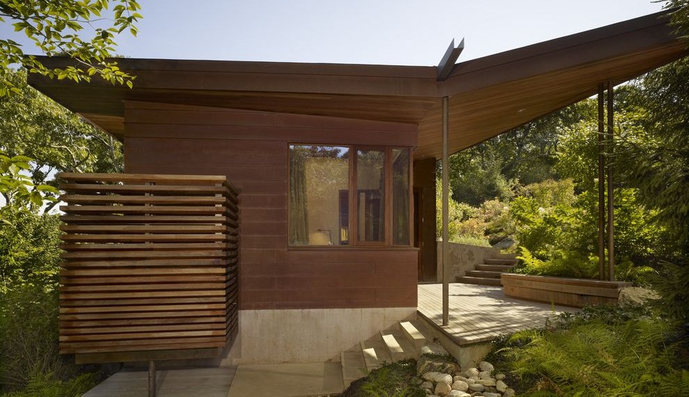 Undersink Water Filter Contemporary Exterior with Steps