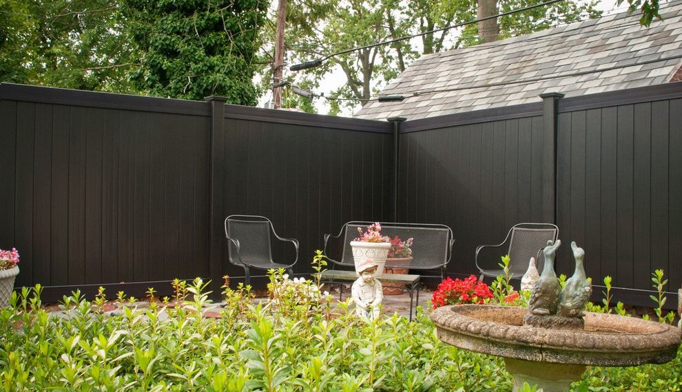 Vinyl Picket Fence Traditional Landscape with Privacy Fence