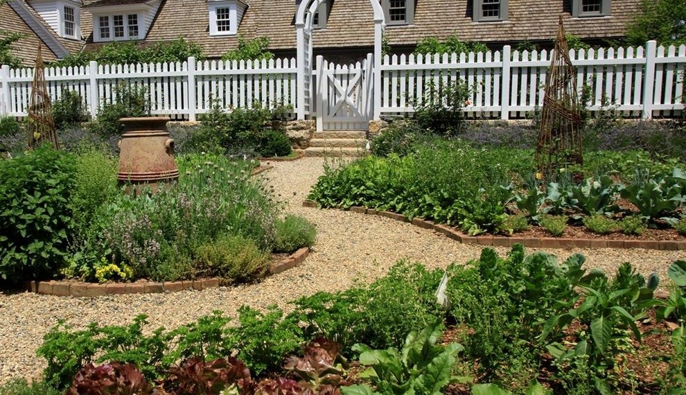 Vinyl Picket Fence Traditional Landscape with Vegetable Garden