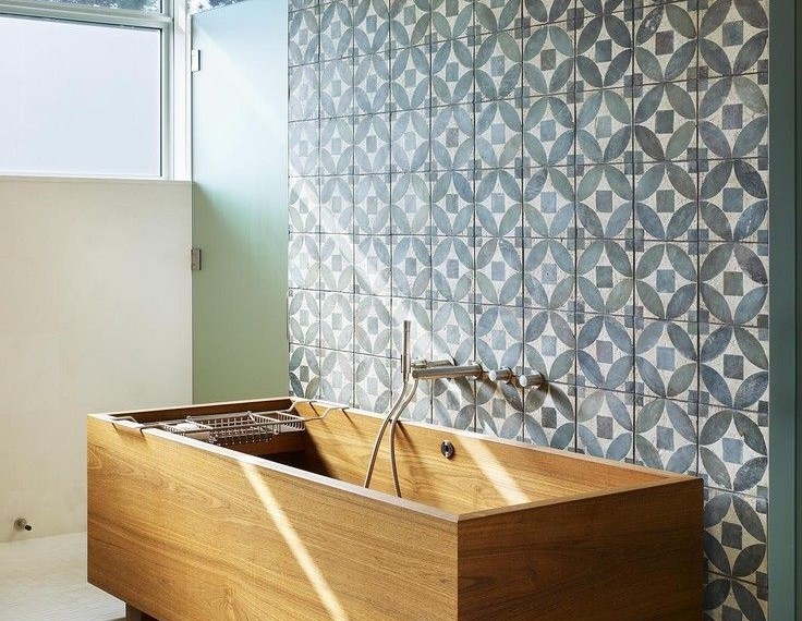 Wall Mount Bathtub Faucet Contemporary Bathroom with Freestanding Bathtub