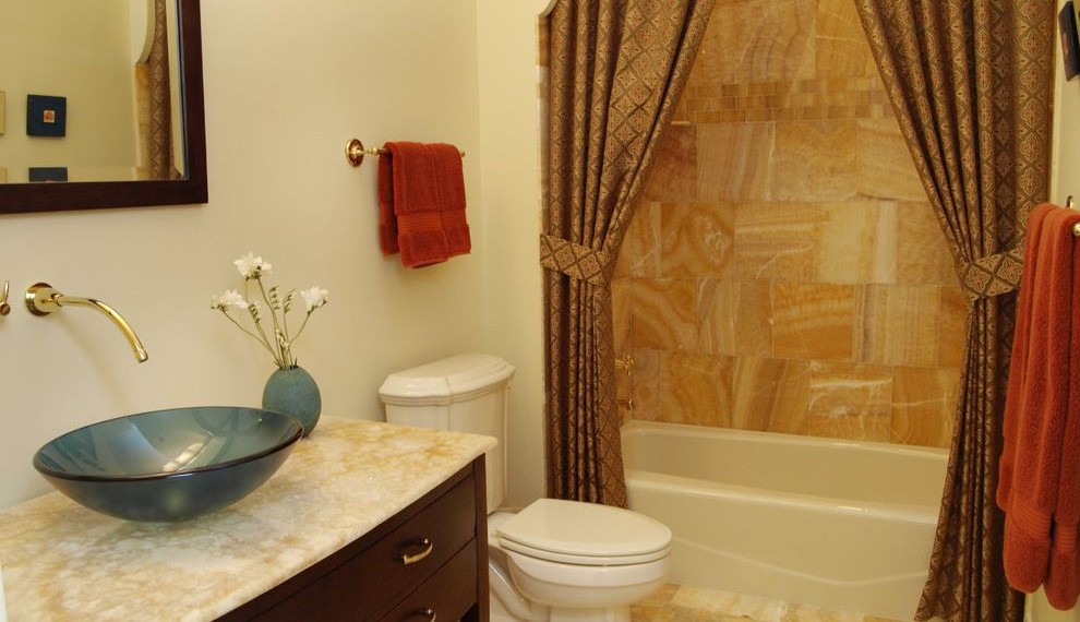 Wall Mount Bathtub Faucet Traditional Bathroom with Red Accents